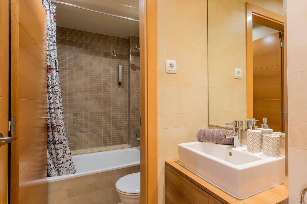 Apartamento entero, Near Barcelona and next to the beach, Matarolux28 in Mataró, Costa del Maresme