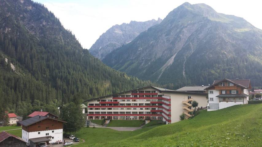 Ferienwohnung für 4 Personen, mit Balkon und Garten sowie Sauna im Kleinwalsertal - 3