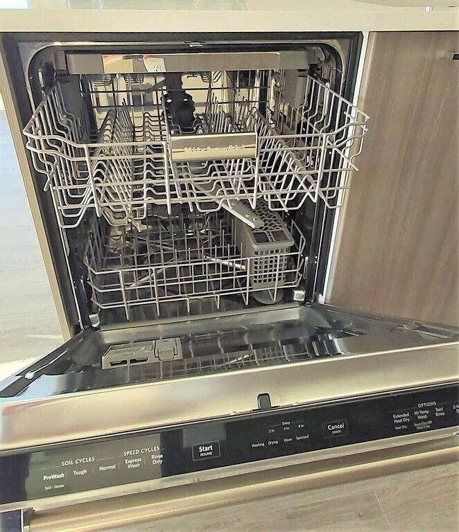 Ganze Wohnung, 5 Sterne Luxus 2 Bed 2 Bath Condo in Brentwood in Burnaby, British-Columbia