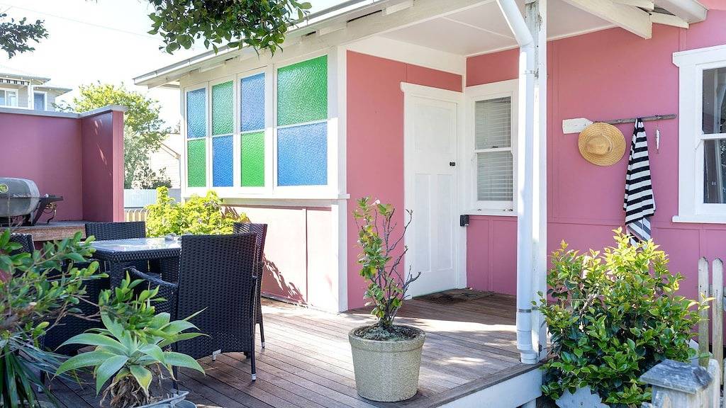 Atlantis: retro beachside couples retreat in Currarong, Jervis Bay