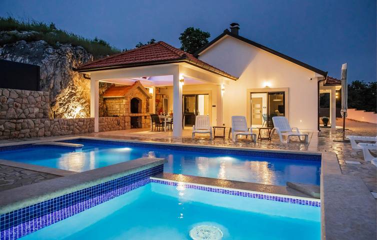 Reizende 2-Zimmer-Wohnung mit Pool, Terrasse und in der Nähe des Flusses Ričina in Imotski, Makarska Riviera