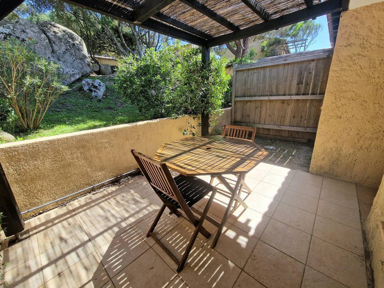 Villa 'Mini Albarossa' con vistas al mar, piscina privada y aire acondicionado in Serra-di-Ferro, Region de Ajaccio