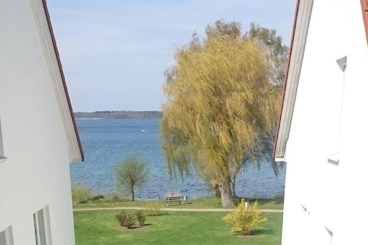 Ferienwohnung für 4 Personen, mit Balkon und Seeblick in Waren (Müritz)