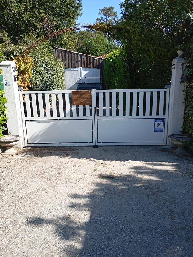 Location de vacances pour 2 personnes, avec terrasse ainsi que jardin et vue à Vendays-Montalivet - 3