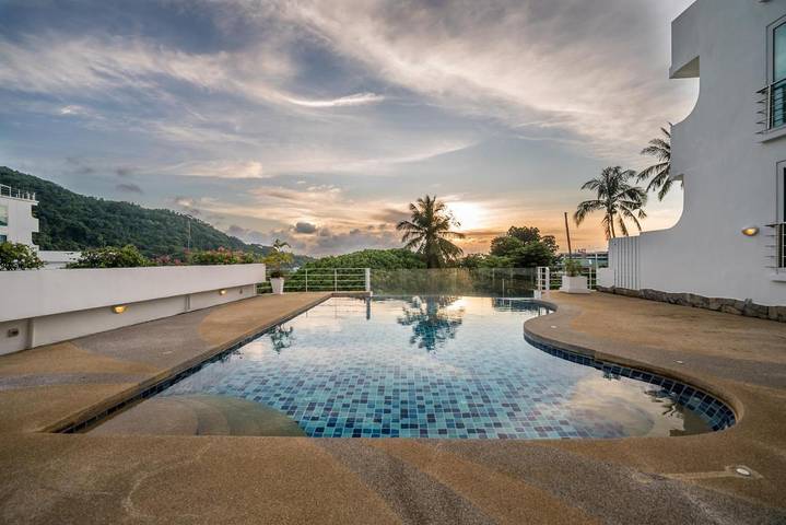 Appartement de vacances pour 2 personnes, avec jardin ainsi que vue et piscine