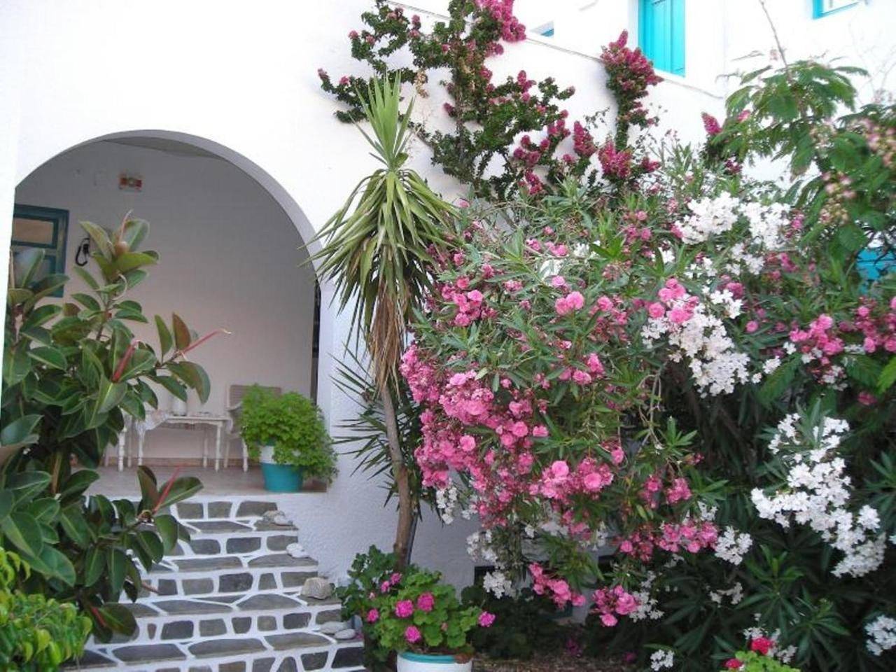Gryspo's Hotel in Egíali, Amorgos
