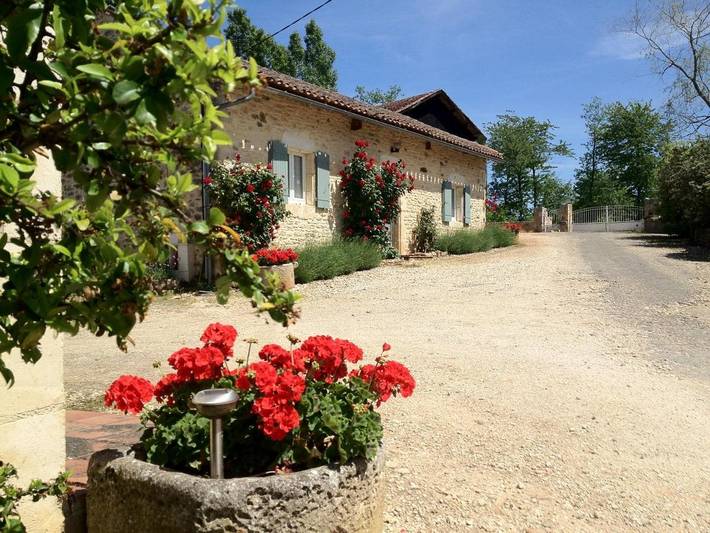 Maison d’hôte pour 4 personnes, avec Terrasse et Jardin ainsi que Piscine et Vue
