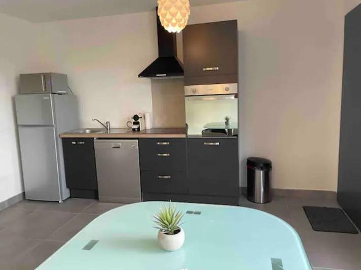 Gîte pour 3 personnes, avec terrasse ainsi que jardin et vue, animaux acceptés à Le Puy-Sainte-Réparade - 2