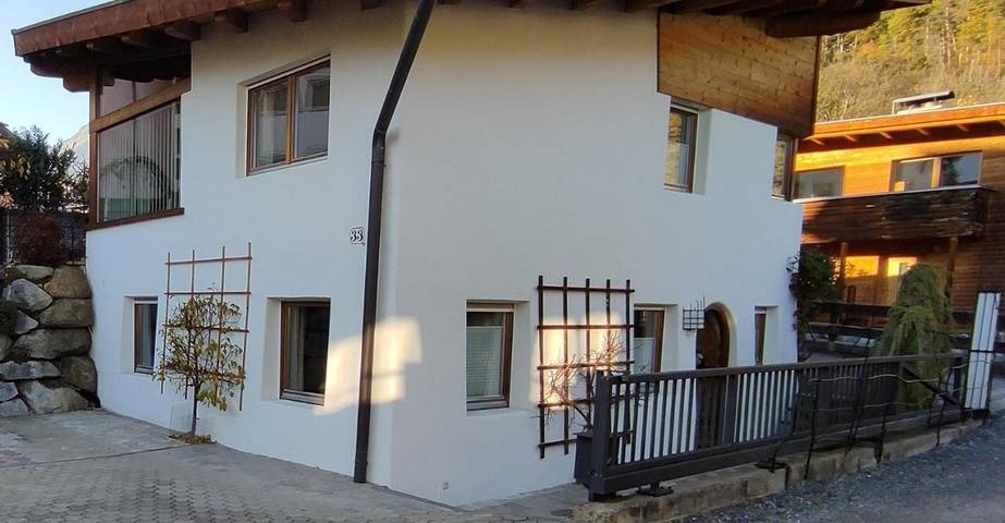 Ferienwohnung für 4 Personen, mit Terrasse und Ausblick in Telfs