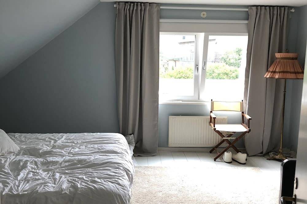 Large newly renovated villa in cozy Domsten - close to sea and nature in Helsingborg, Skane