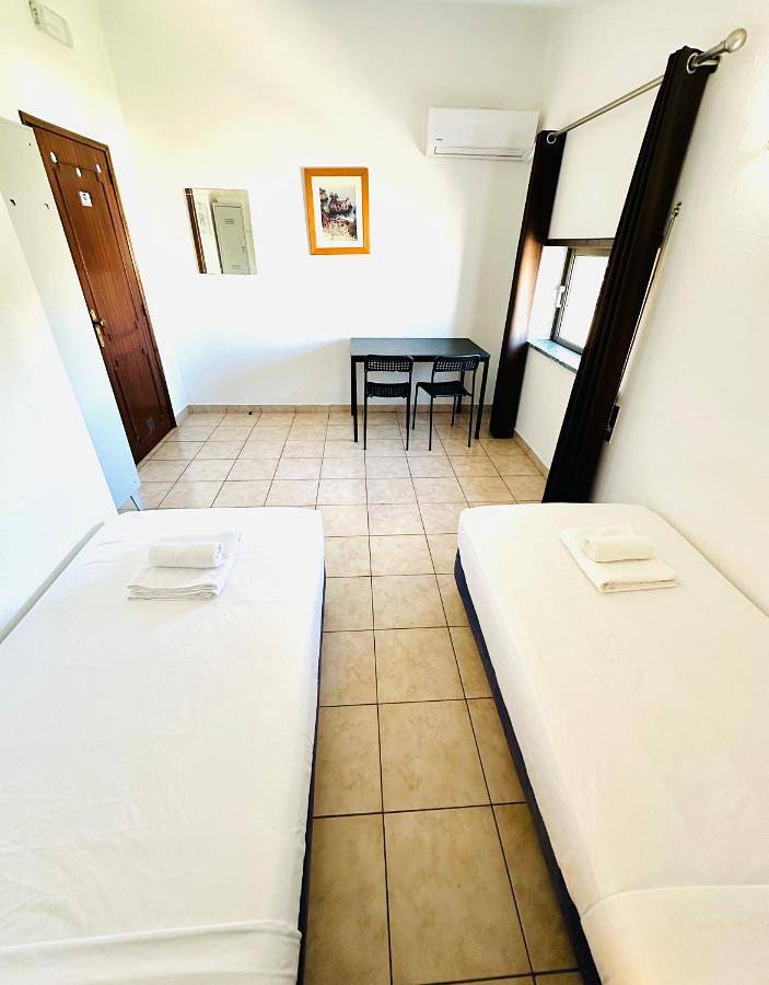 Portimao Central Holiday Guesthouse in Portimão, Faro District