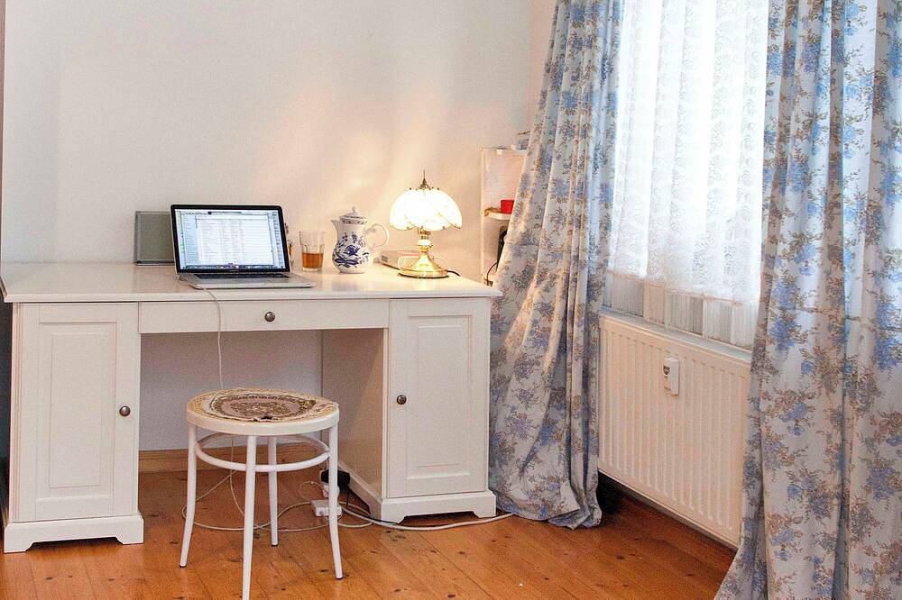 Sunny, calm 60sqm apt. in cozy vibrant Berlin Friedrichshain. in Friedrichshain - Kreuzberg, Berlin