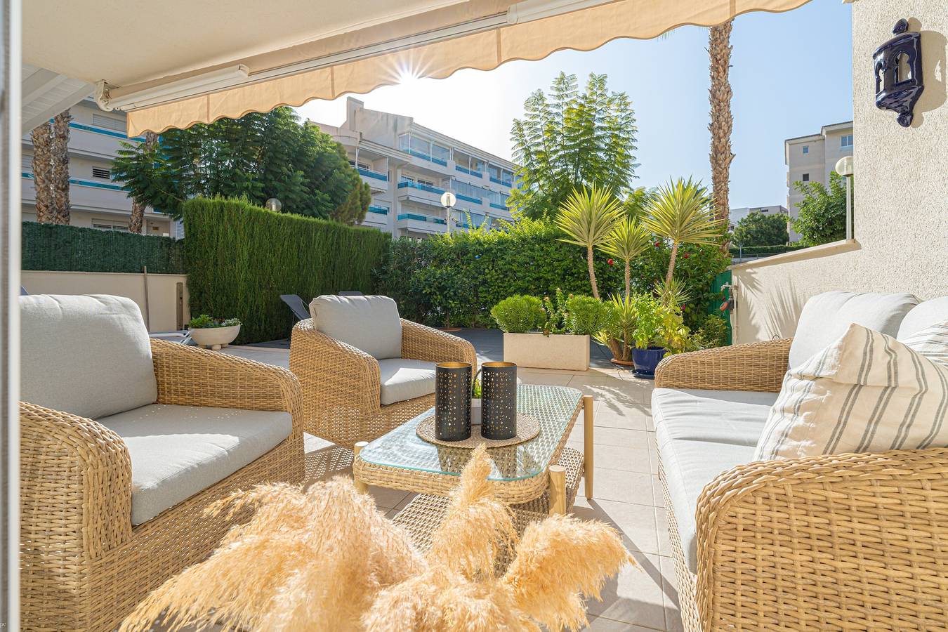 Apartamento entero, Apartamento 'Estrella Ii Ba Spaniahome' con terraza, piscina compartida y Wi-Fi in L'Albir, Alfàs del Pi
