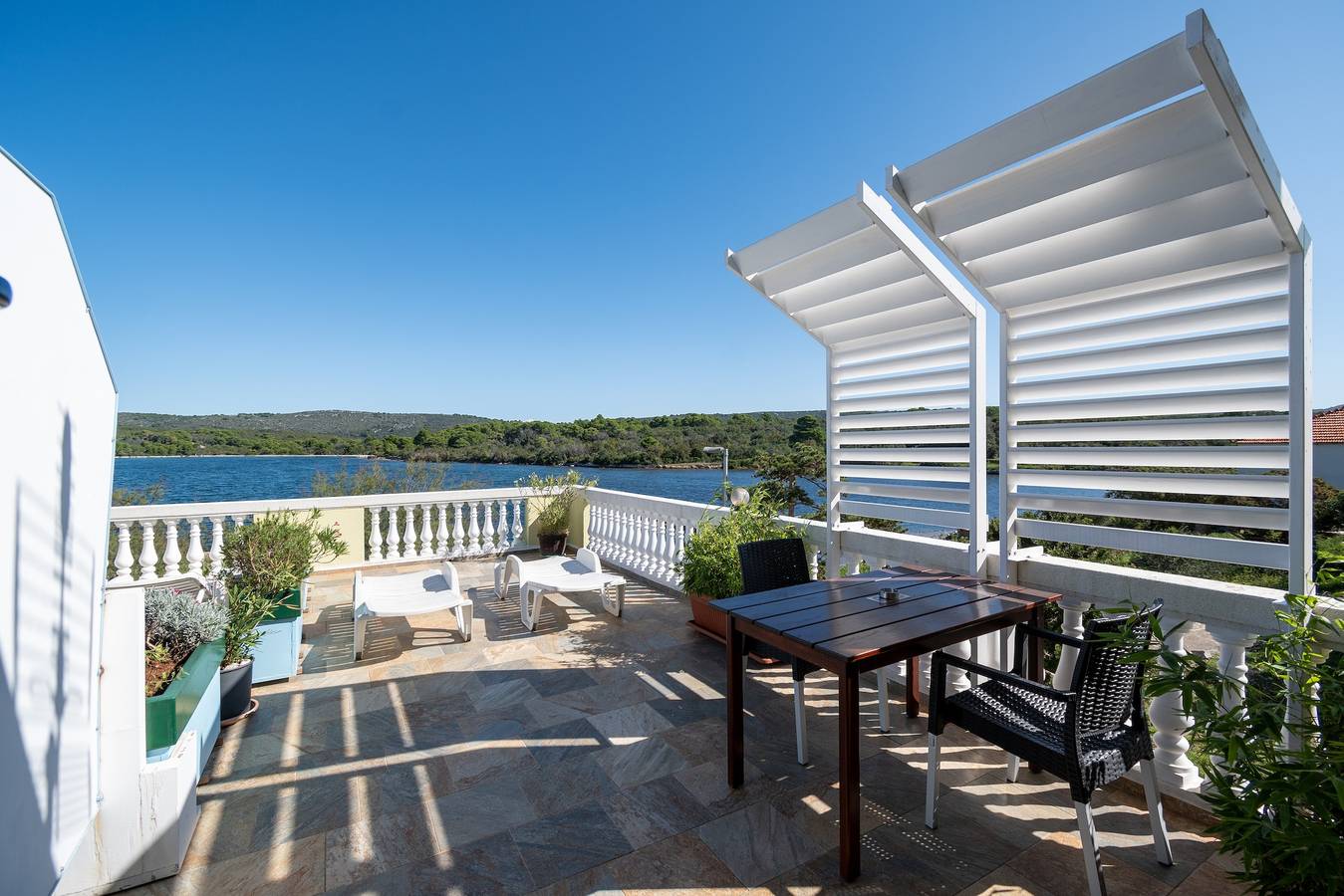 Ganze Wohnung, 1-Zimmer-Ferienwohnung am Strand Veli Rat (Dugi otok) A-438-b in Sali, Dugi Otok