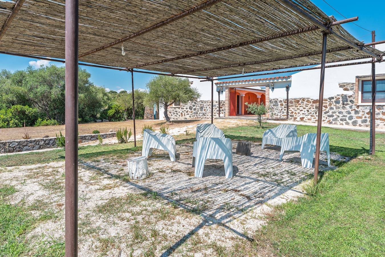Villa 'Pedduzza' with Sea View, Private Terrace and Wi-Fi in Orosei, Gulf of Orosei