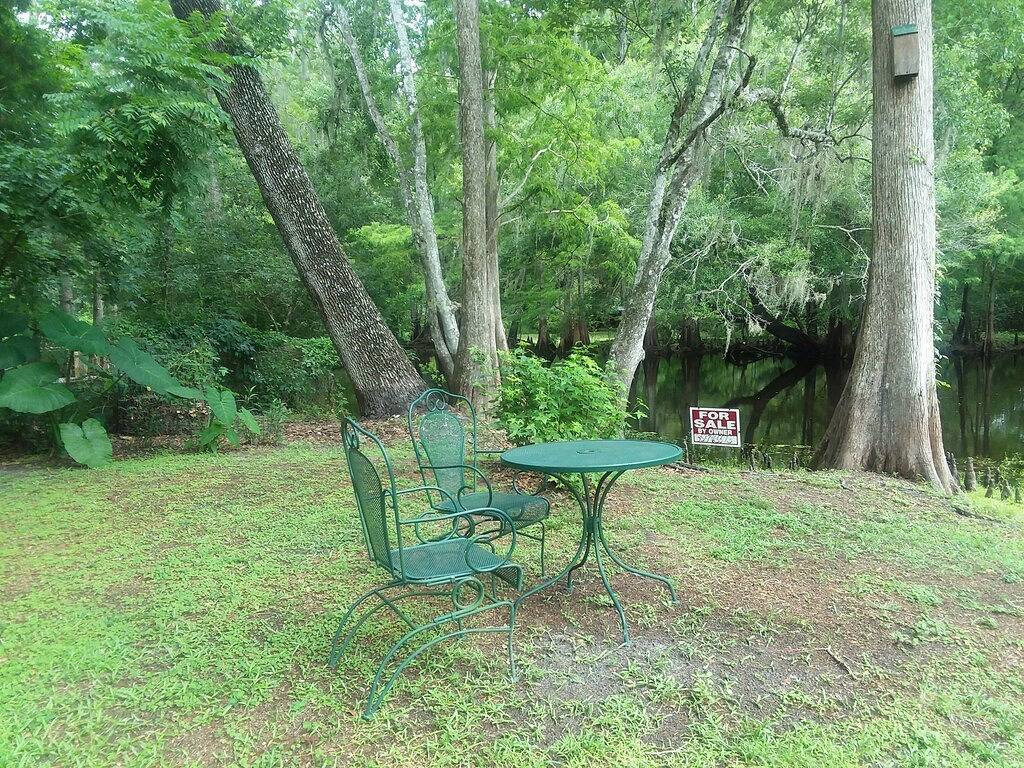 Cabin for 4 Guests in Hernando County