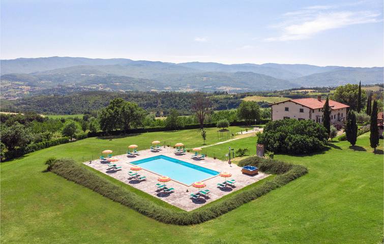 Gîte pour 4 personnes, avec jacuzzi ainsi que piscine et terrasse à Poppi - 3