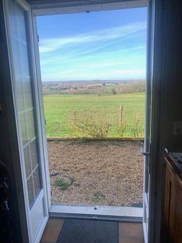 Location de vacances pour 4 personnes, avec vue et terrasse, animaux acceptés à Mareuil - 2