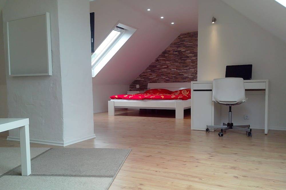 Entire apartment, In a good location to Dusseldorf and Cologne and the Jever Skihalle Neuss in Grevenbroich, Lower Rhine