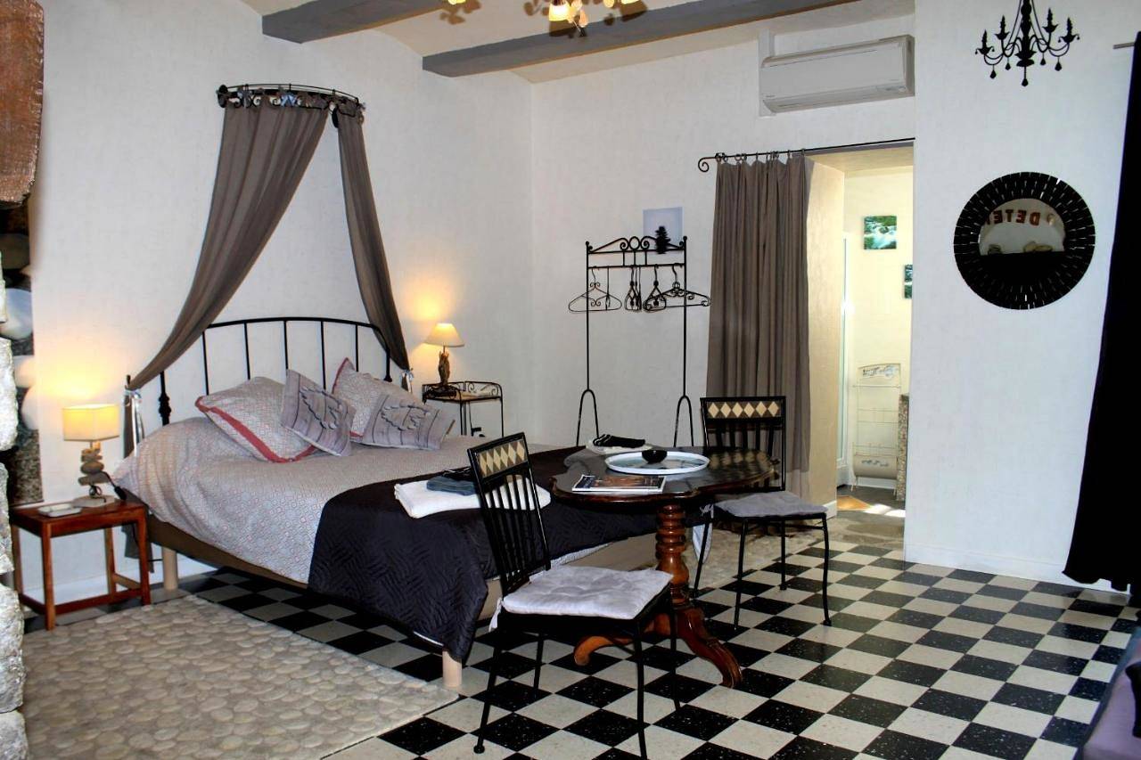 Double Room with Private Bathroom in Saint-Alban-Auriolles, Ardèche
