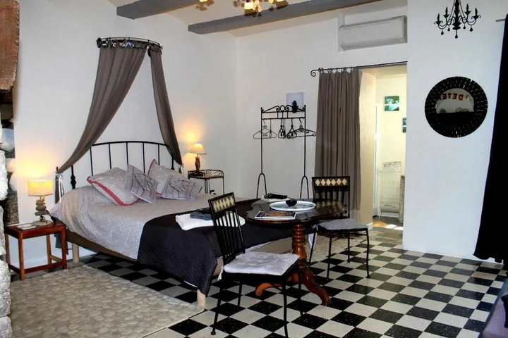 Alojamiento y desayuno para 2 personas, con jacuzzi y balcón - 1