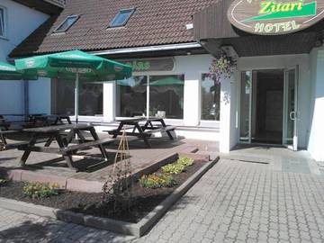 Hôtel pour 3 personnes, avec jardin dans Kolka