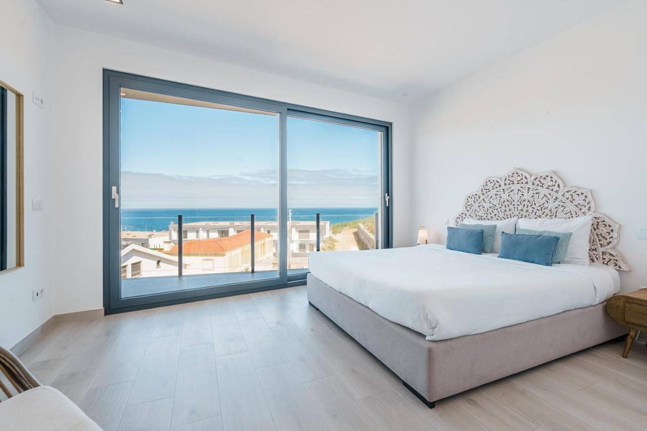 Dino Villa with ocean view in Ribamar, Lissabon Distrikt