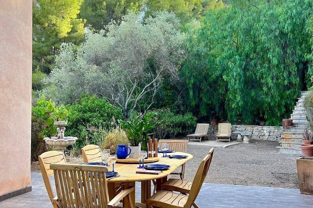 Sublime Villa familiale climatisée à 5 min de la mer. in Bandol, Région de Toulon