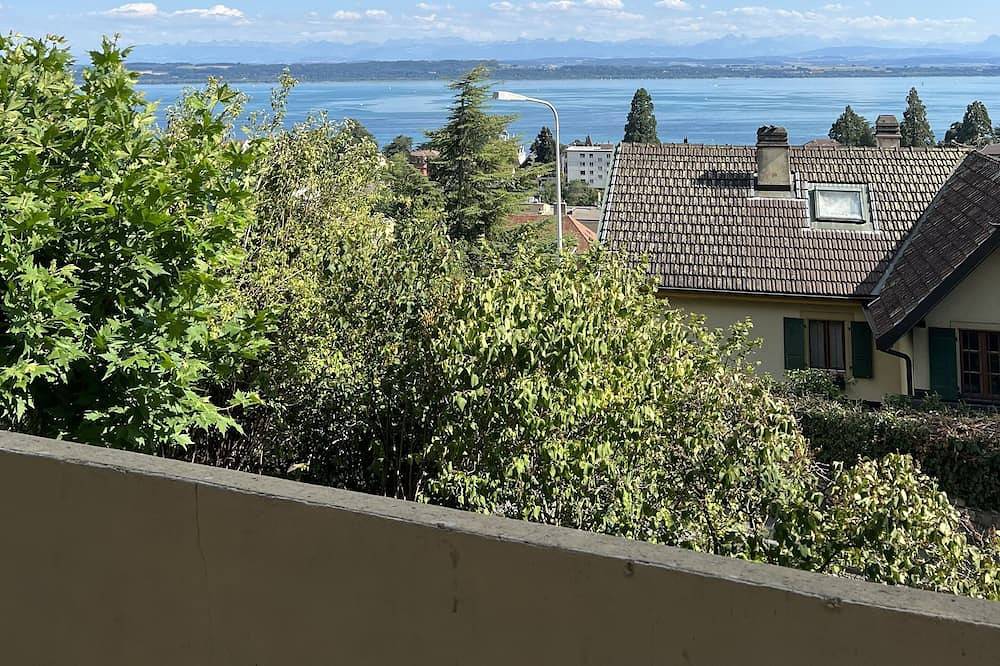 Appartement entier, Large apartment . 3 bedrooms, Alpes Rez, Neuchatel in Neuchâtel, Lake Neuchâtel