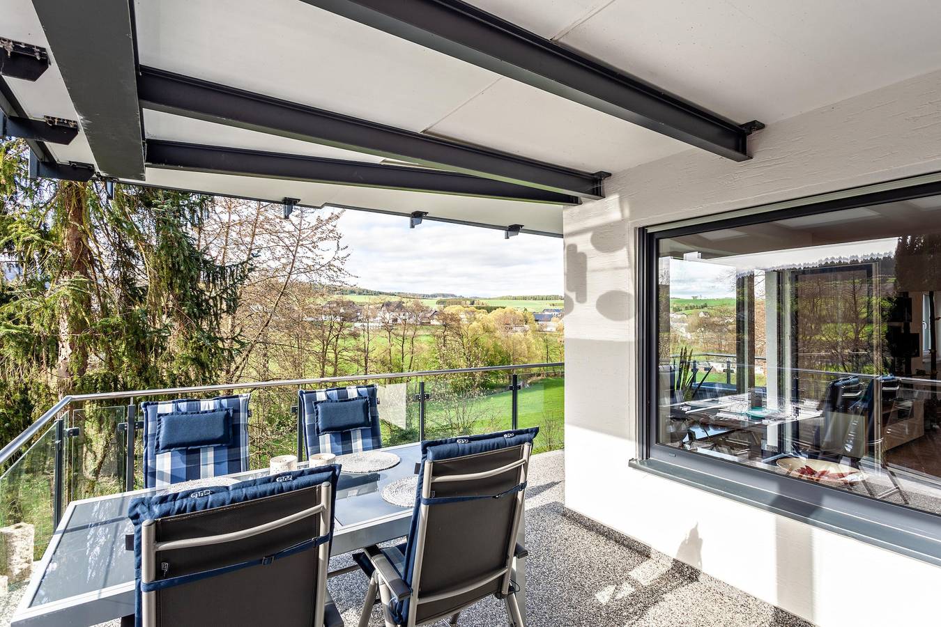 Appartement entier, Appartement "Sauerlandrefugium" avec vue sur la montagne, terrasse privée et sauna in Medebach, Upland