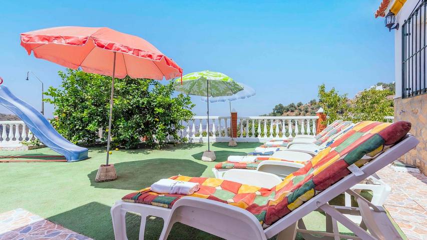 Casa rural para 6 personas, con piscina además de balcón/terraza y jacuzzi en Canillas de Aceituno - 4