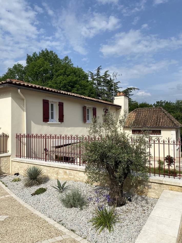 Gîte pour 6 personnes, avec terrasse et jardin