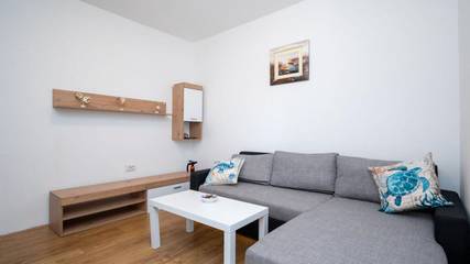 Ferienhaus für 6 Personen, mit Garten und Balkon in Novalja