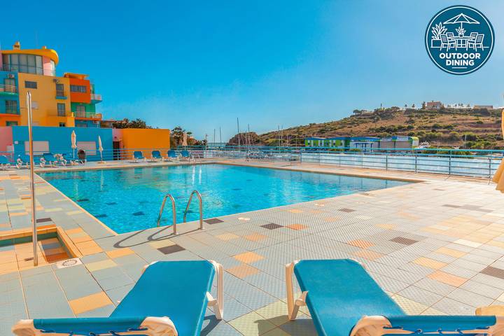 Ferienwohnung für 4 Personen, mit Balkon und Pool - 1
