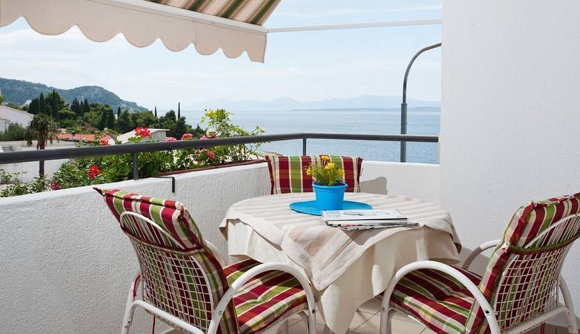 Apartament wakacyjny dla 5 osób, z Balkon/ taras w Igrane