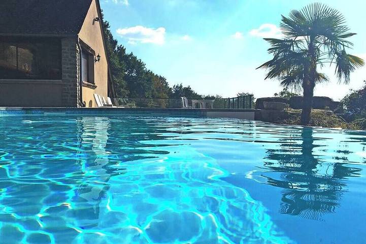 Location de vacances pour 16 personnes, animaux acceptés à Saint-Rémy (Aveyron)