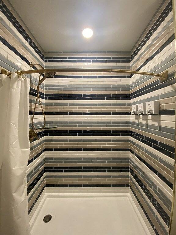 Relax & Refresh | Free Parking & Extra Vanity in Pierce County (WI)