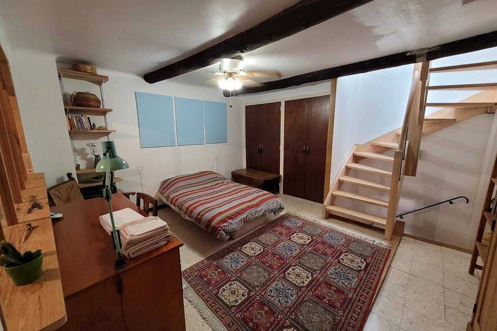 Village house in the historic center of Manosque in Manosque, Parque natural regional del Luberon