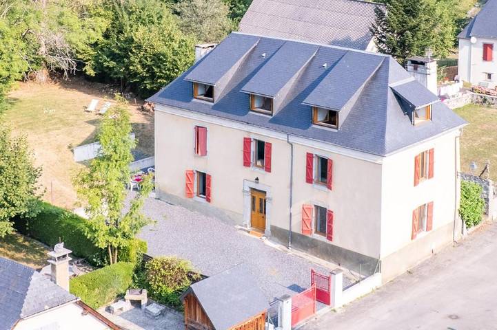 Location de vacances pour 13 personnes, avec vue et jardin à Arrens-Marsous - 4