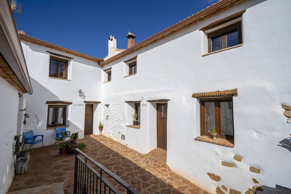 Casa rural (alquiler íntegro) Reul Alto Cortijos Rurales para 6 personas in Laroya, Provincia de Almería
