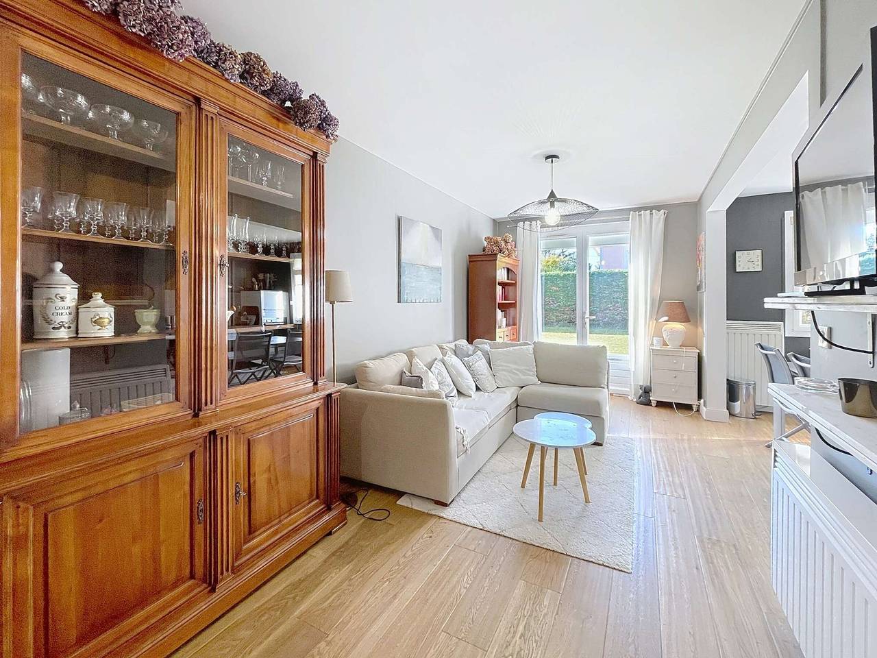 Ganze Wohnung, Erdgeschosswohnung, nahe am Meer in Jullouville, Côte de la Déroute