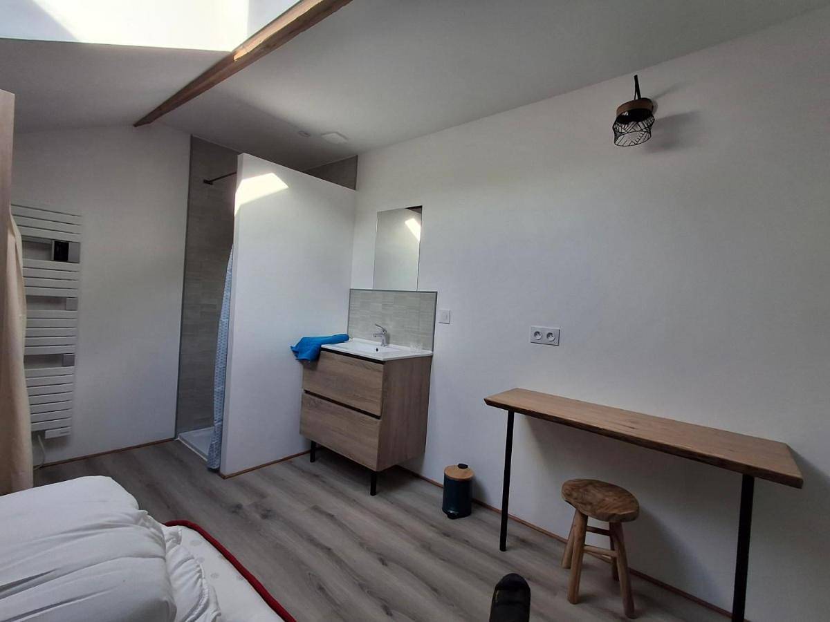 Appartement entier, Gîte au milieu de la campagne in Valdivienne, Vienne (France)