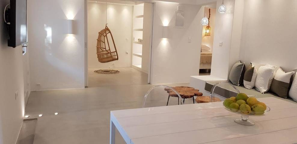 Location de vacances pour 7 personnes, avec jardin dans Parikiá