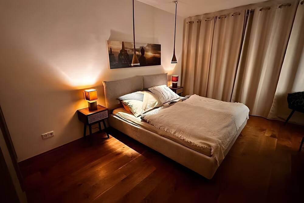 Ferienhaus 'Traumhaus mit herrlichem Graz-Blick' mit privater Terrasse, Garten & Wlan in Graz, Steirerland