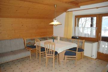 Ferienhaus für 6 Personen, mit Seeblick und Terrasse sowie Garten, mit Haustier in Walchsee