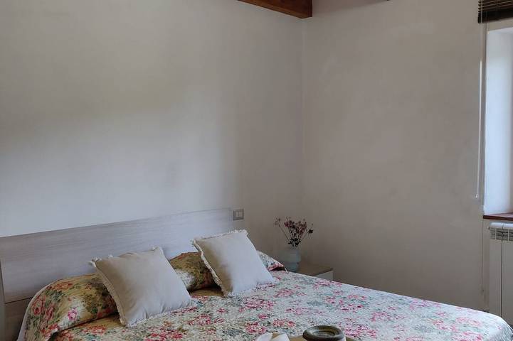 3 Bedroom Village House with Private Pool in Garfagnana - restaurant nearby in Villa Collemandina, Garfagnana