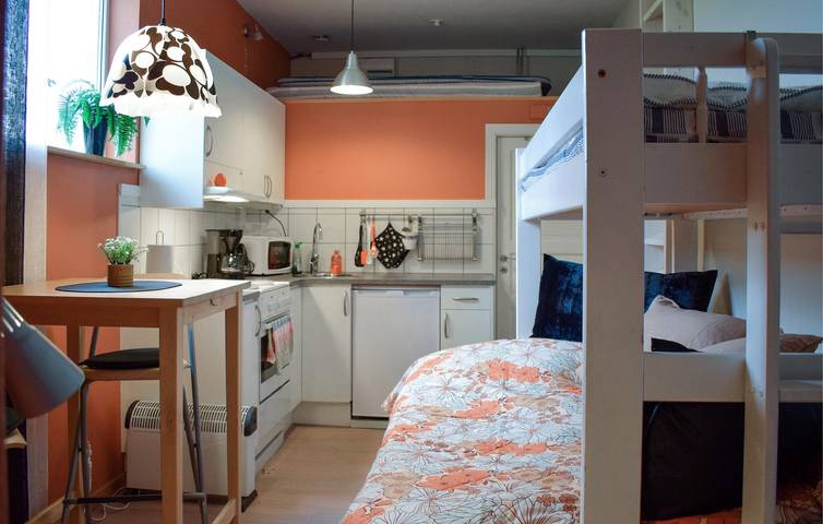 Hel semesterlägenhet, Lägenhet för 3 Personer med trädgård in Kristianstad, Svenska Östersjön
