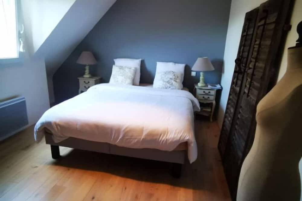 Charming House With Pool And Spa In The Heart Of The Morbihan Gulf in Baden, Côte des Mégalithes