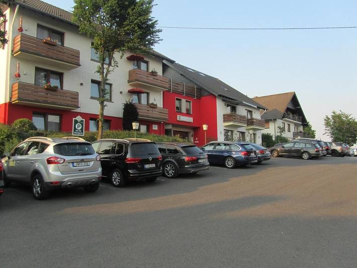Hotel für 4 Personen, mit Whirlpool und Terrasse sowie Garten und Ausblick am Nürburgring
