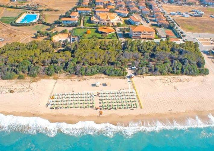 Resort per 4 persone, con Balcone e Terrazza nonché Giardino e Piscina in Costa Ionica Calabria